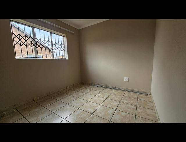 3 BEDROOM FREESTANDING FOR SALE IN WATERKLOOF HILL ESTATE